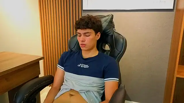 Онлайн чат XXX Esteban_Fire