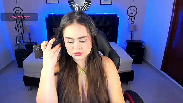 LolaVillalobos' Live XXX Chat