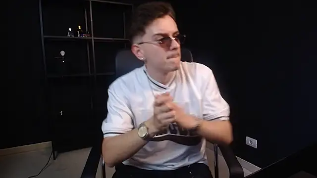 Živý XXX chat FelixStarkk