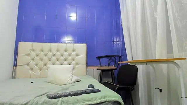 دردشة BrunoCarzon الجنسية المباشرة