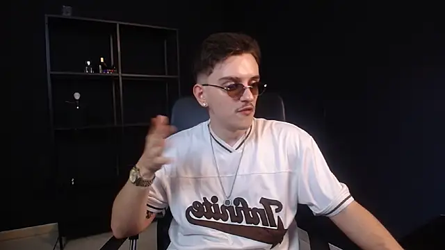 FelixStarkk: απευθείας συνομιλία ΧΧΧ