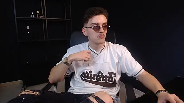 FelixStarkk 即時 XXX 聊天