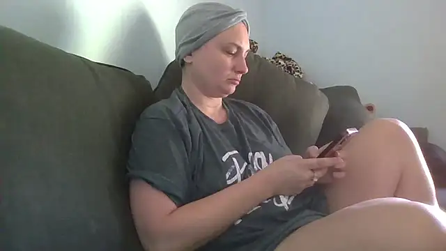 Emily33333's Live XXX Chat
