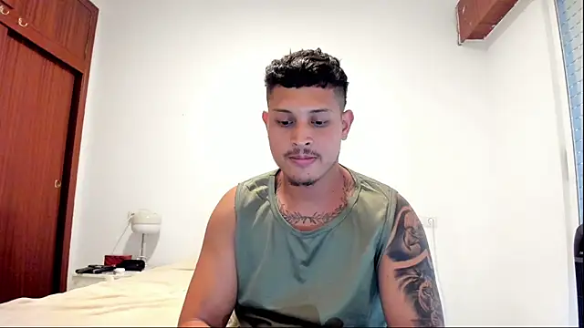 JohanSmith Chat XXX in diretta