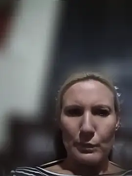 Isabelle_Cora Chat XXX in diretta