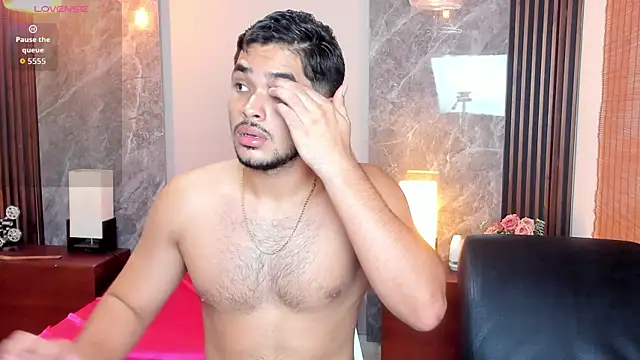 Živý XXX chat luciano_vitale