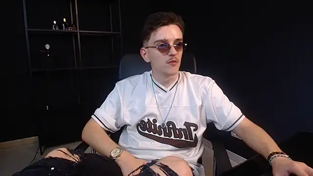 FelixStarkk Adlı Modelin Canlı XXX Sohbeti