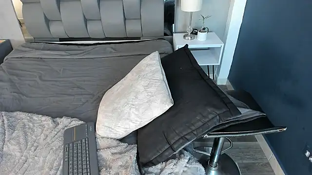 Charlie___Musk Live XXX-Chat