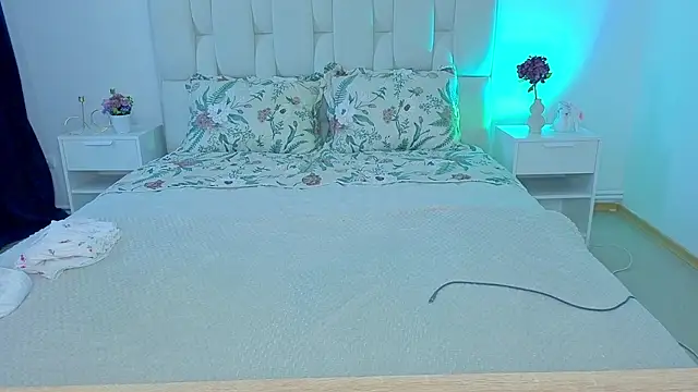 Kitty_mi1a – Naživo XXX chat