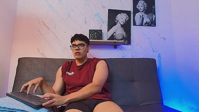mike_sanz Chat XXX in diretta