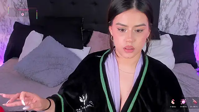 Miamontoya 现场XXX聊天