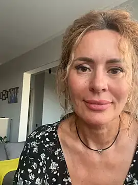 Tania201243 Live XXX-Chat