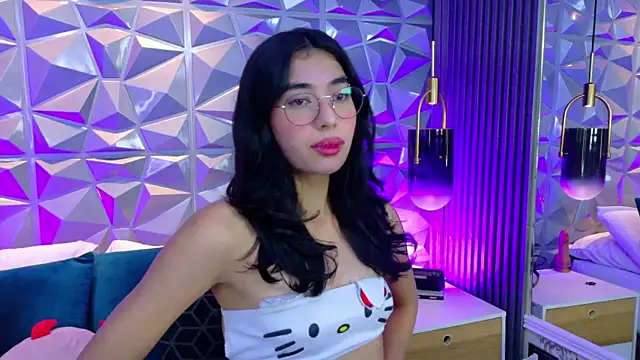 AdelineJhones' Live XXX Chat