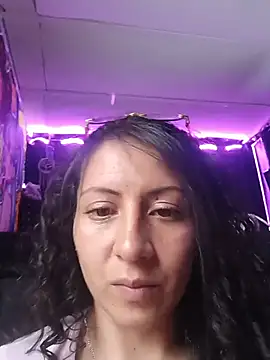 Chat XXX en directo de Madan_manyi