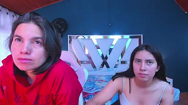 Soffy_and_Emily Webcam Show