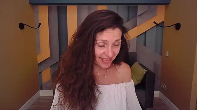 EllaLong Chat XXX in diretta