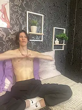 XXX chat uživo modela John__Strong