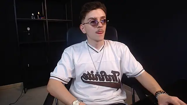 Chat XXX en directo de FelixStarkk