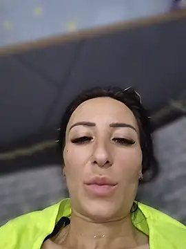 BURNING-BRUNETKA Chat XXX live