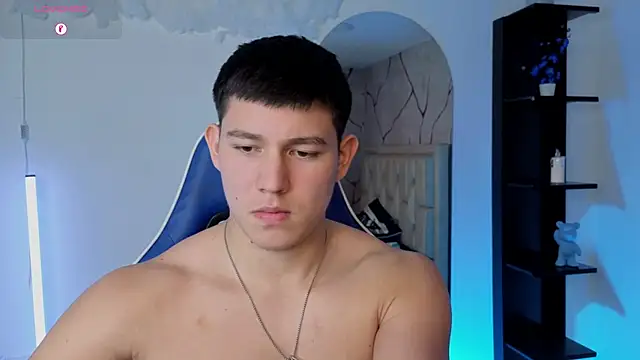 JamesCr_ Adlı Modelin Canlı XXX Sohbeti
