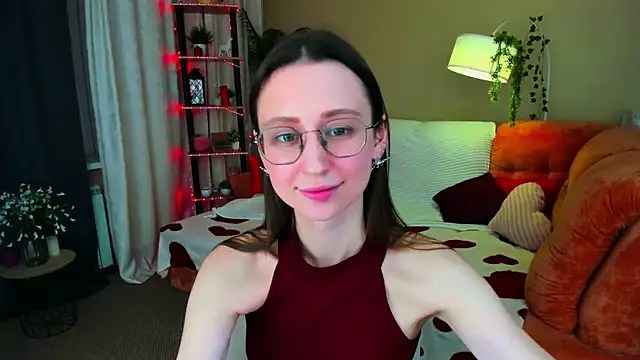 YourLovellyStory's Live XXX Chat