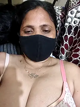 Neha8923: онлайн-секс-чат