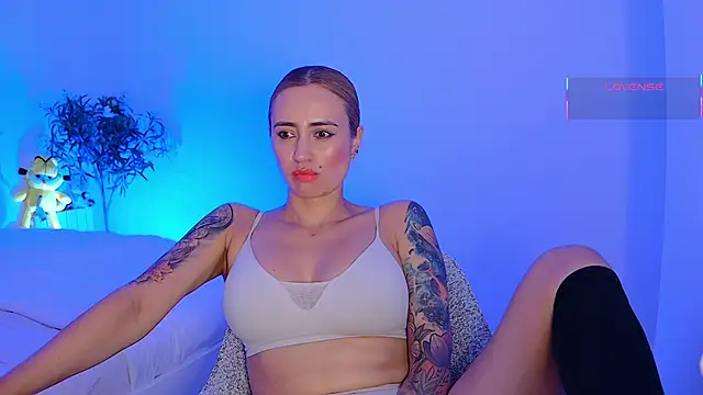 Chat +18 de pennyyy_ ao vivo