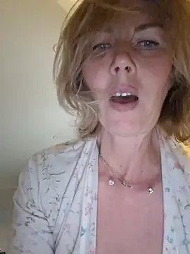 stellahere8's Live XXX Chat