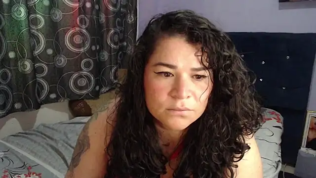 Chat XXX en directo de ANGELIQUE_KLANE