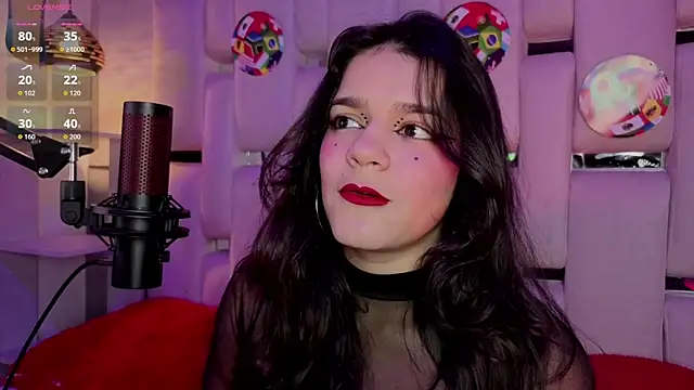 Chat +18 de ValerieKay_ ao vivo