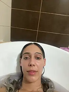 دردشة ZenyShy الجنسية المباشرة