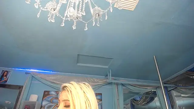 ADRIANNA_FOX 라이브 XXX 채팅