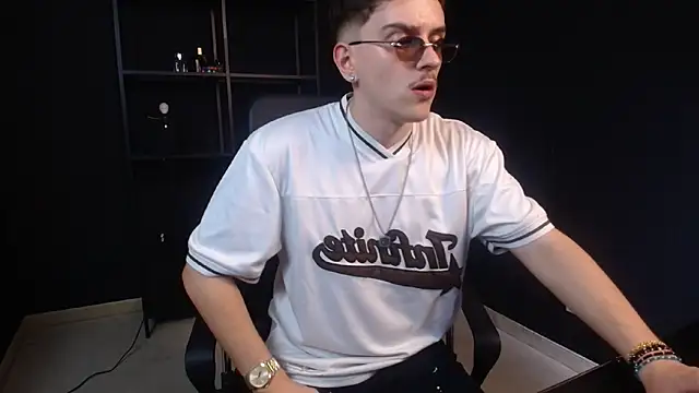 FelixStarkk 现场XXX聊天