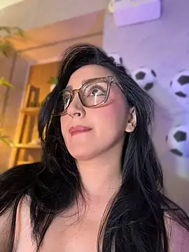 LIAH_IZUMI Chat XXX in diretta