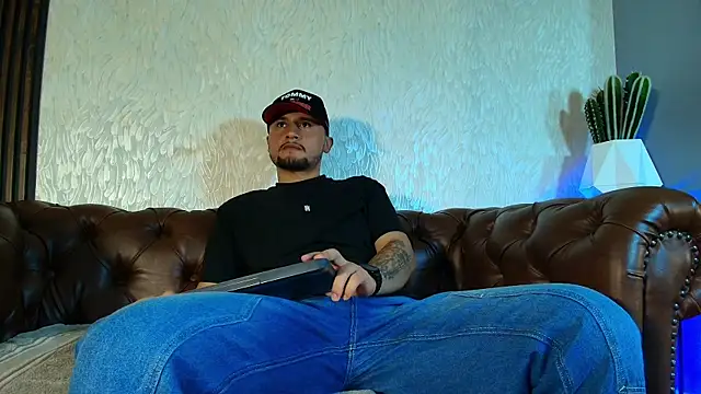 Lukas_Barone Chat XXX live