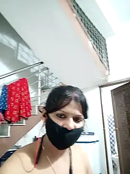 Chat XXX ao vivo de ZOYA-STRIP