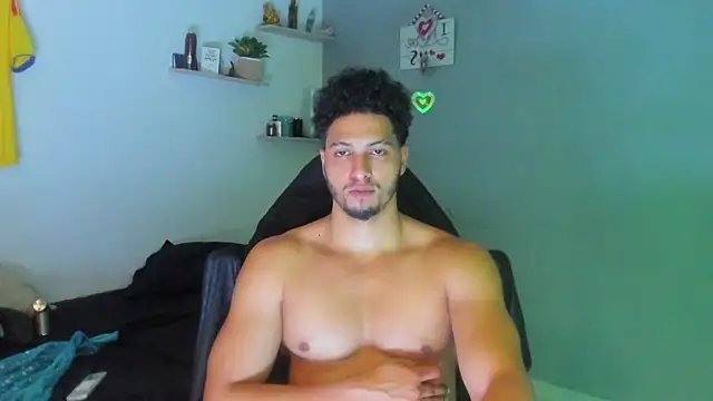 Kris_Khalifa69 élő XXX-chatje