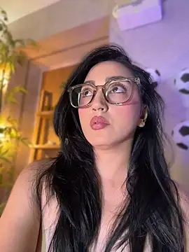 LIAH_IZUMI Chat XXX in diretta