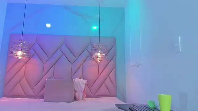 AngelaaCute_ XXX чат на живо