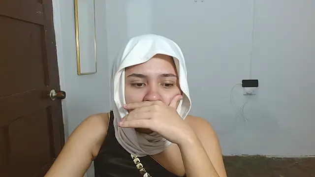Thaliann Live XXX chat
