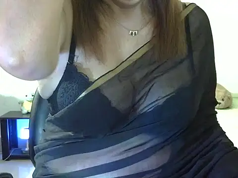 צ'אט XXX בשידור חי של rakhi_1211