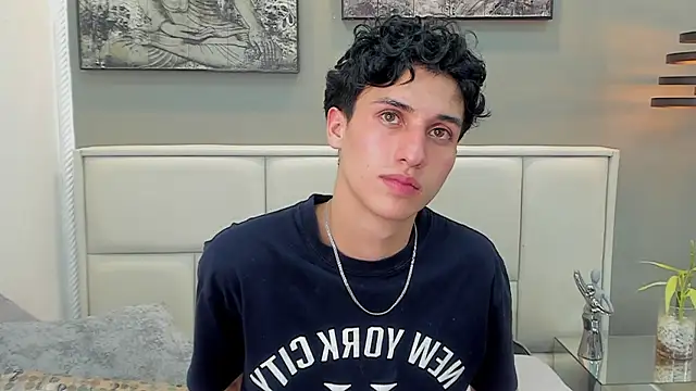thom_ames' Live XXX Chat