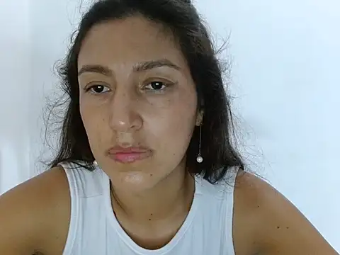 SarahFriendly Adlı Modelin Canlı XXX Sohbeti