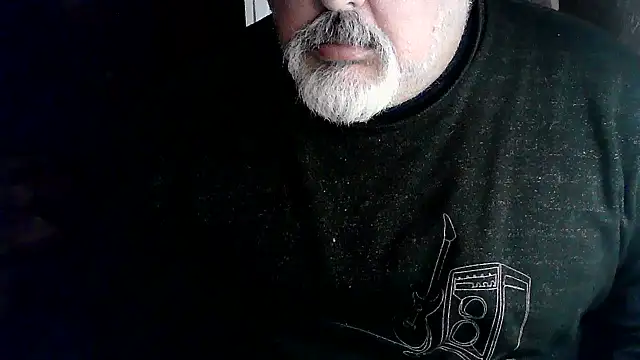 XXX chat uživo modela cashot58