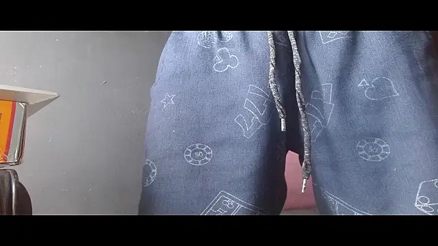 Larry-n-cloudsのライブXXXチャット