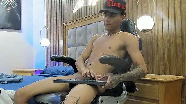 Chat +18 de Mael_Jason ao vivo
