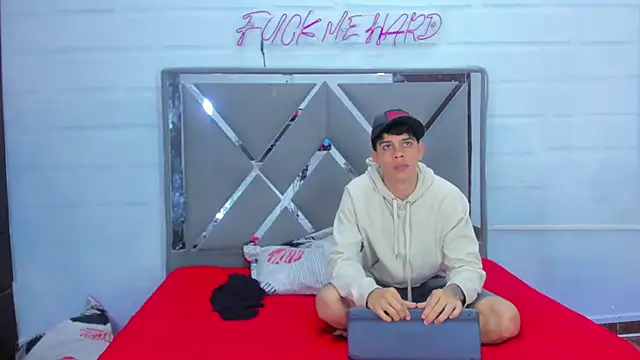 XXX chat uživo modela BOULGUYS