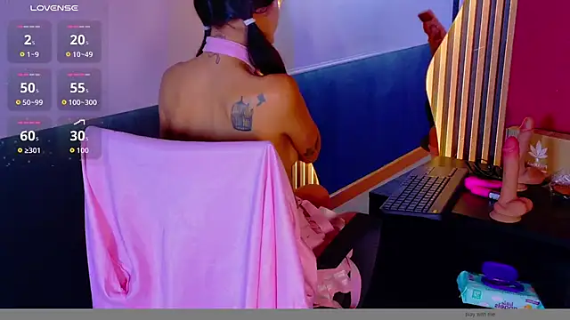 دردشة Charlott__18 الجنسية المباشرة