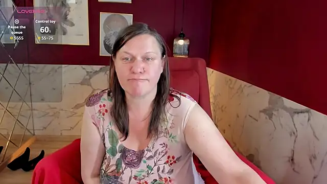 Chat +18 de KellyPerfection ao vivo