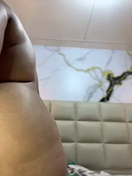 Lia_sexx Adlı Modelin Canlı XXX Sohbeti